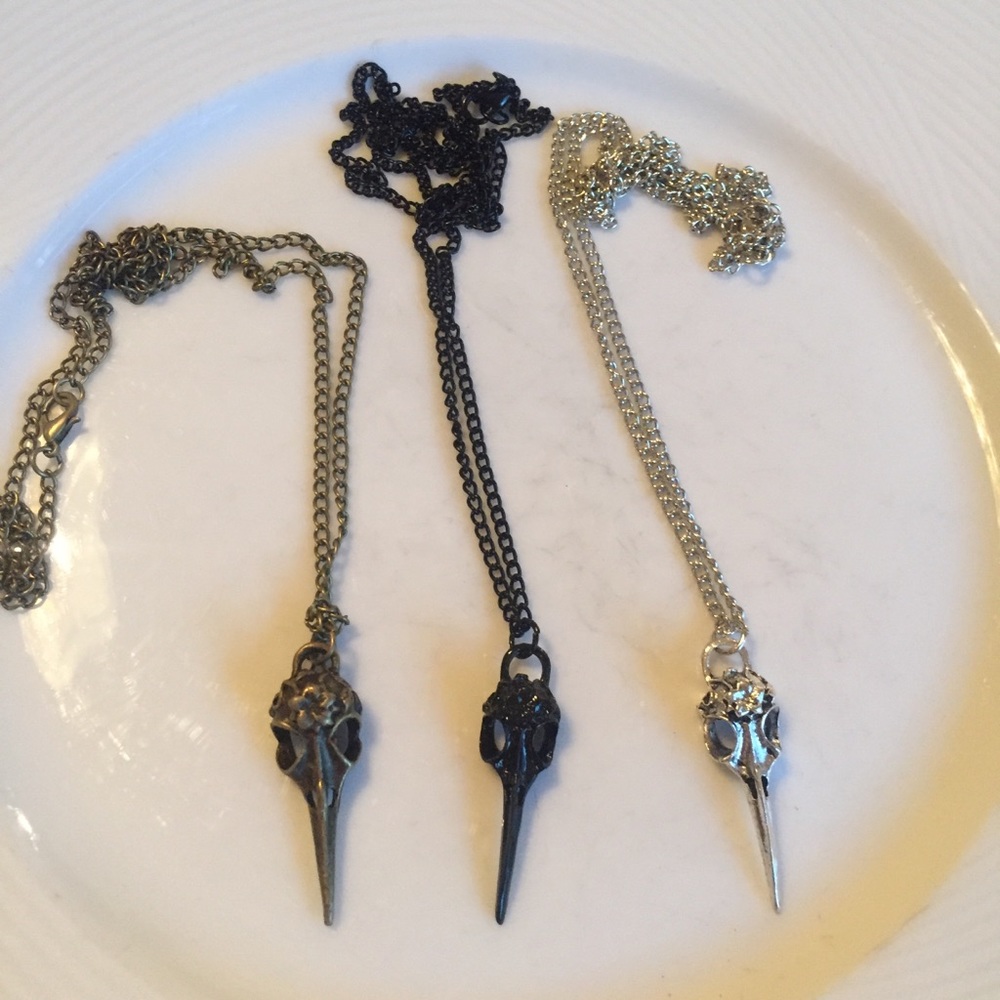 π Awesome raven bird skeleton skull necklace available in various colors π - Picture 1 of 4